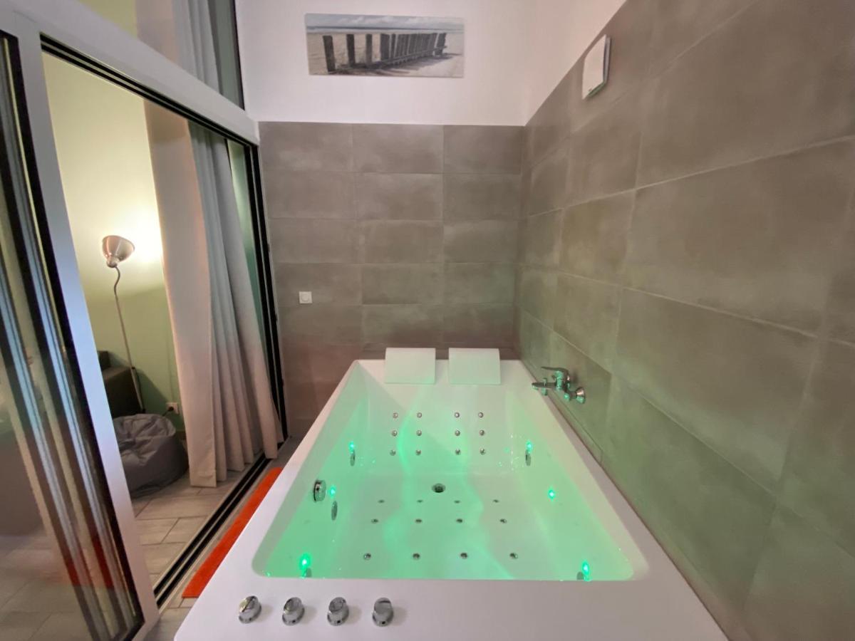 Wellkhome Appartements & Services Бордо Екстериор снимка